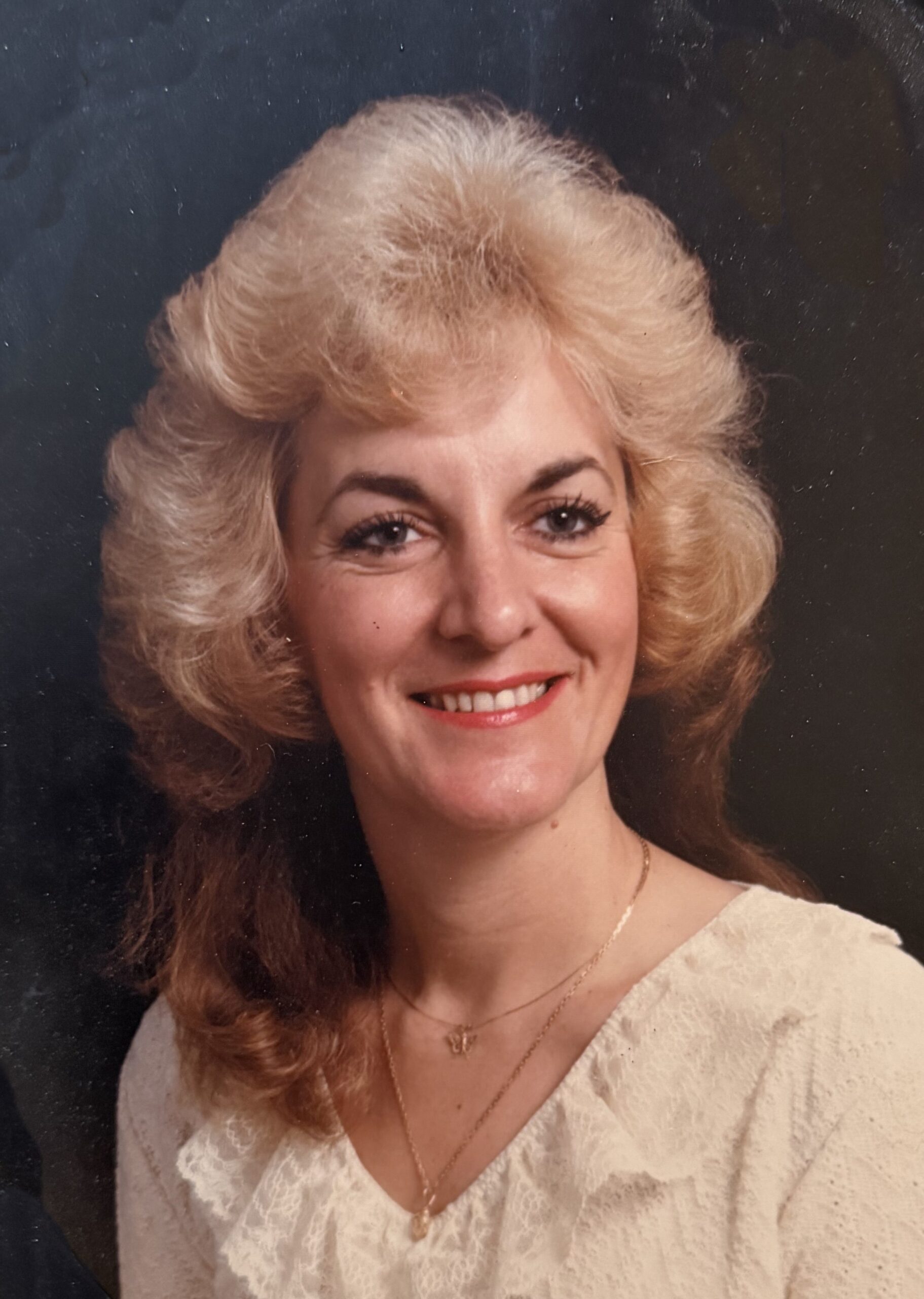 Recent Obituaries and Family Tributes to Honor Loved Ones(00)